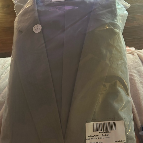 Women's Gray Suit Set by Kelyaa 2 Piece Blazer and Pants Work Suit Sz L - Picture 10 of 10